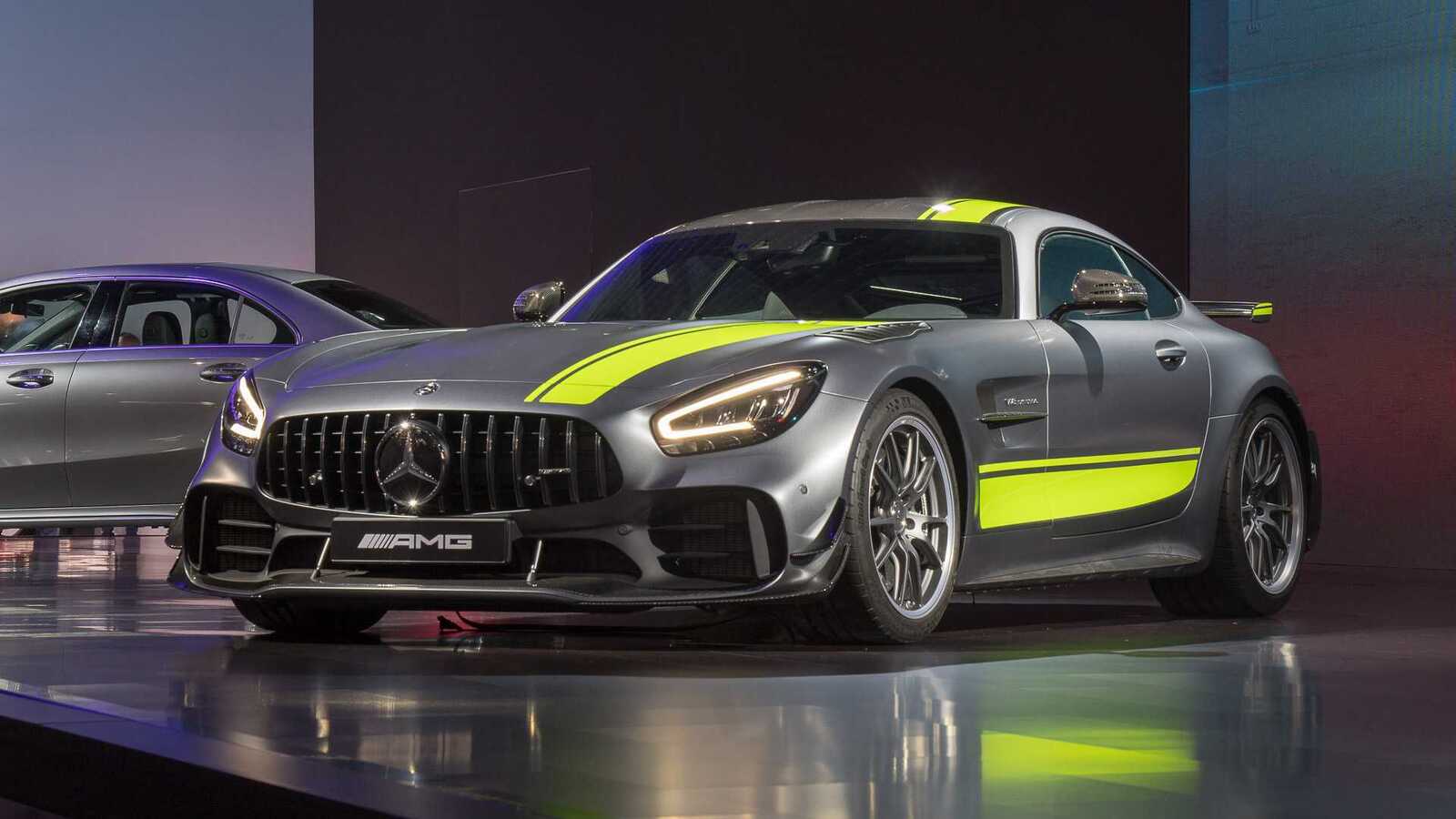 2020-mercedes-amg-gt.jpg