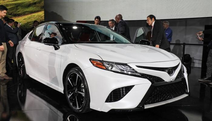 127-120623-2018-toyota-camry-detroit-2017_700x400.jpg