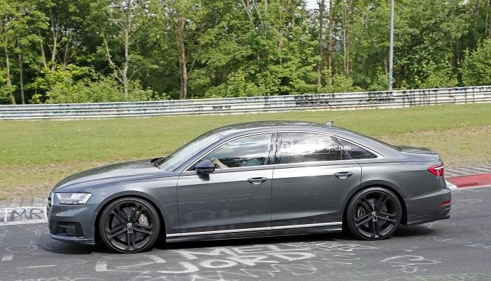 129-222859-the-new-audi-s8-catches-sight-at-the-nurburgring_700x400.jpg