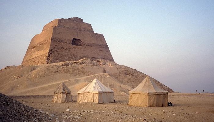 133-232508-excavations-pyramid-midum-egypt_700x400.jpg