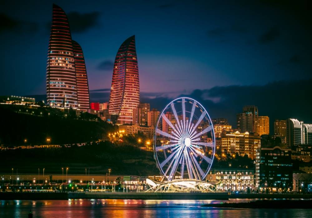 idayme_baku_Land-of-fire-5-awesome-places-to-visit-in-Azerbaijan_shutterstock_748684810-1000x698.jpg