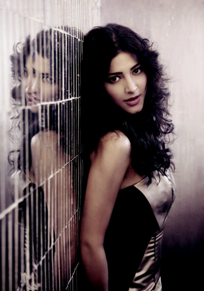 Shruti%20Haasan%20Hot%20Photoshoot%20For%20Filmfare%20Magazine%20%288%29.jpg