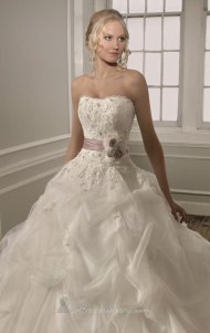 1667-dress-by-bridal-by-mori-leealt92.jpg