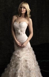 8971-dress-by-allure-bridalsalt3.jpg