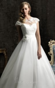 8972-dress-by-allure-bridalsalt4.jpg