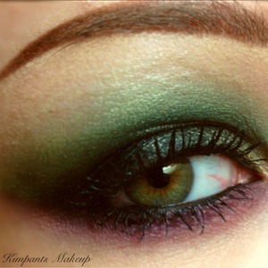 purple-and-green-smokey-eye.jpg