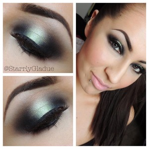 green-smokey-eyes.jpg