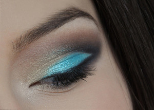 turquoise-eyes.jpg